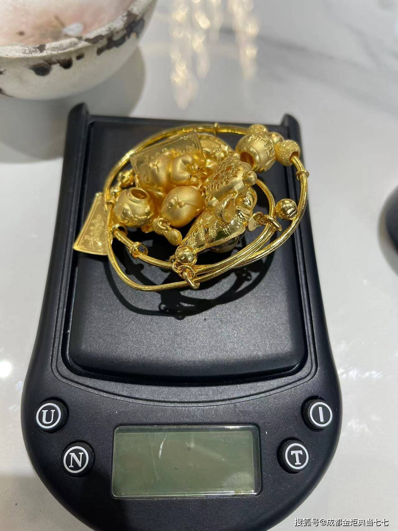 玉环最新24小时上门回收金价方法分析(最方便真实的玉环24小时上门回收黄金方法)